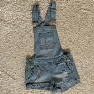 🦋Light blue Jean overall shorts 🦋